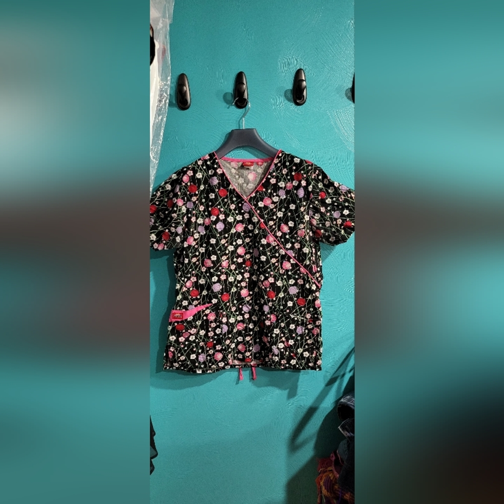 Dickies, size Large, Black and pink floral design scrub top.
